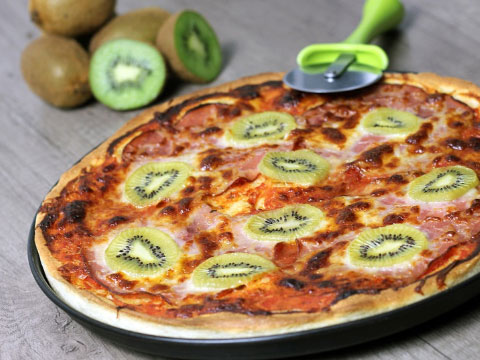 Kiwizza, pizza con kiwi - Zozz_ en Pixabay